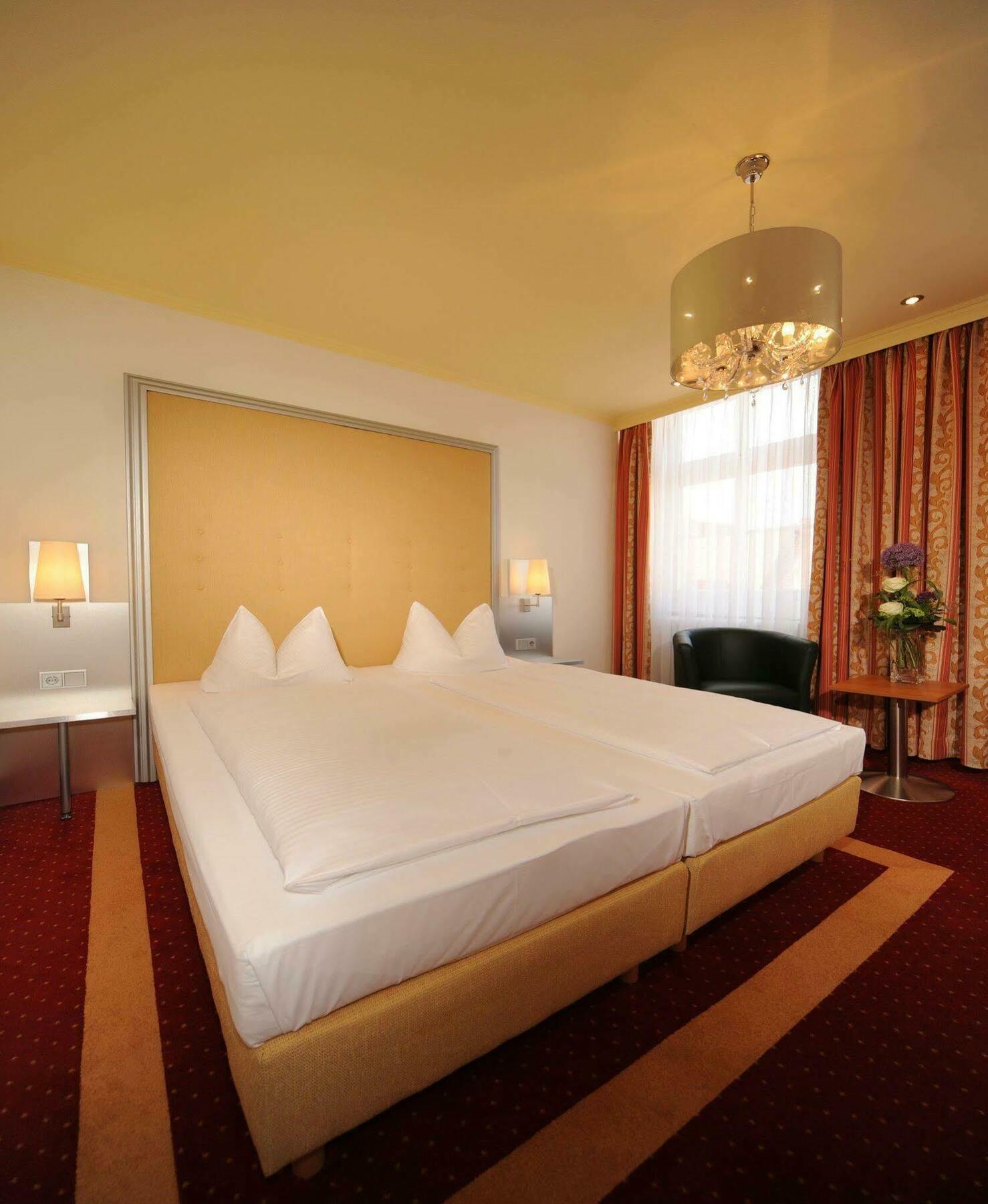 Celler Hof Hotel Exterior photo